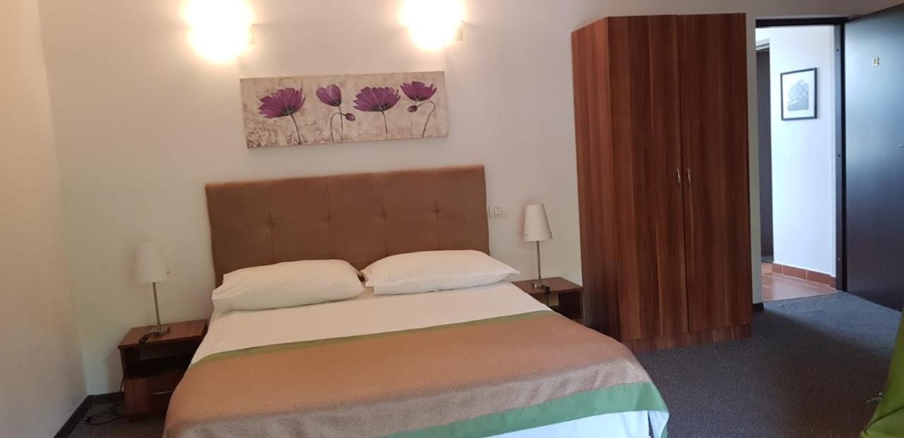 סינאיה Apartamente Private A&L View מראה חיצוני תמונה